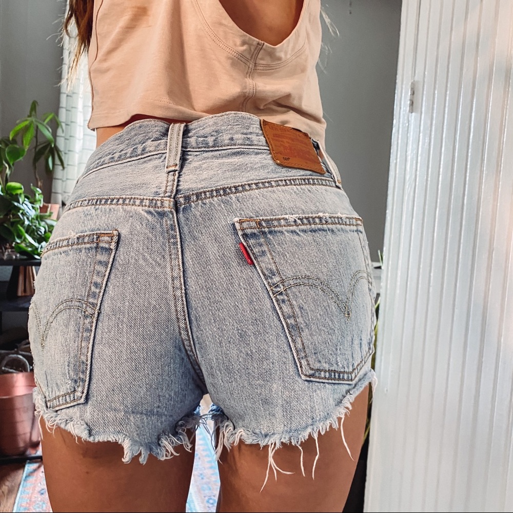Levi’s 501 premium cut off high rise shorts sz25